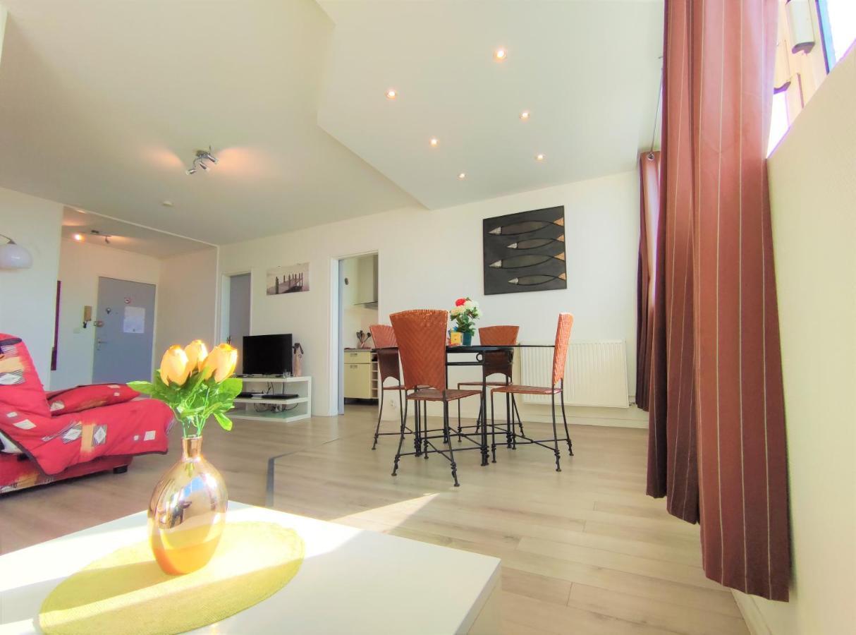 5 appartements indépendants situés à mi-chemin entre le Vieux Port et le Pont de l île de Ré La Rochelle  Exterior foto