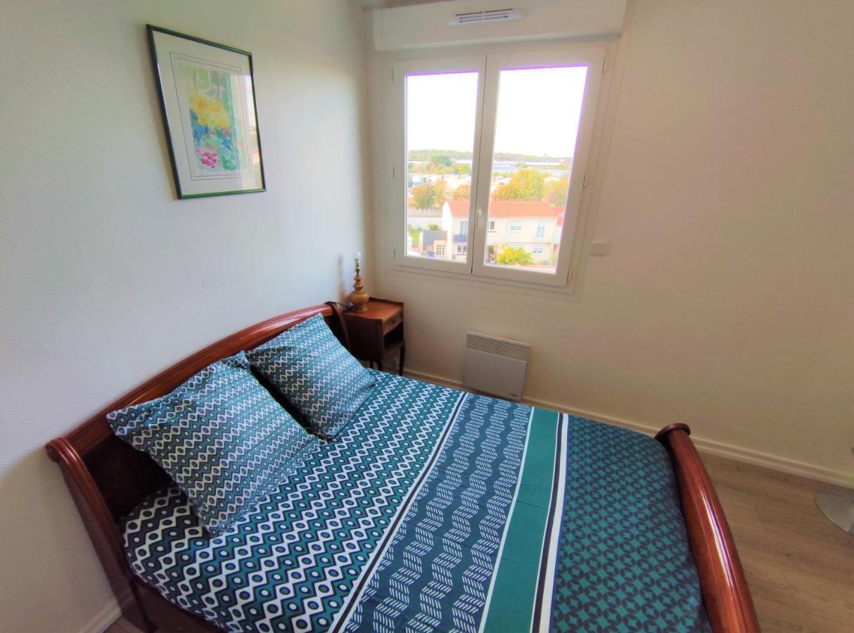5 appartements indépendants situés à mi-chemin entre le Vieux Port et le Pont de l île de Ré La Rochelle  Exterior foto