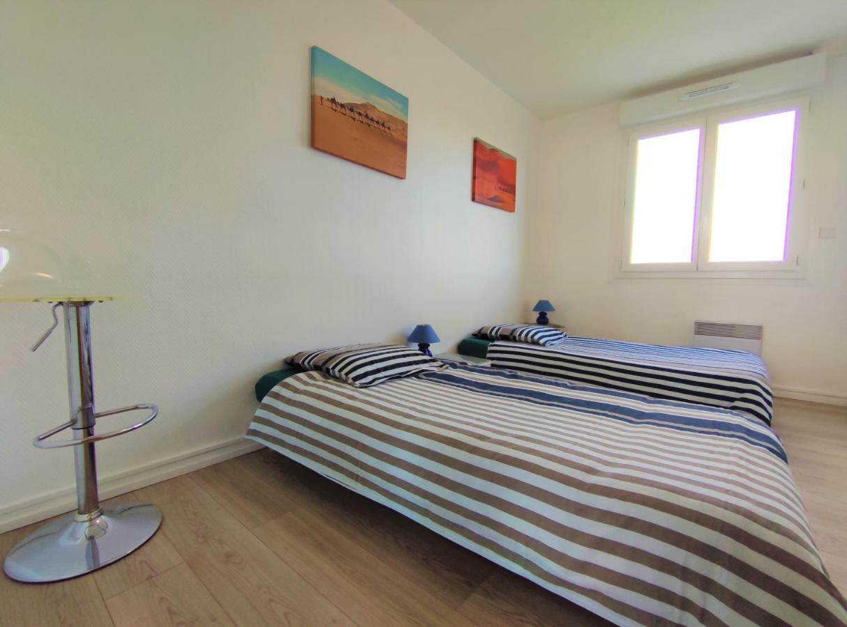 5 appartements indépendants situés à mi-chemin entre le Vieux Port et le Pont de l île de Ré La Rochelle  Exterior foto